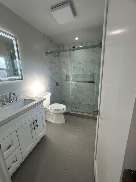 Building Photo - 1477 S Sherbourne Dr