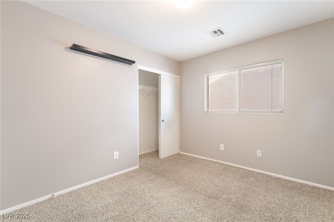 Building Photo - 182 Gilliflower Ave