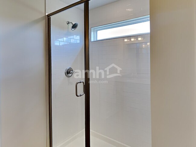 Building Photo - 600 Drema Ct