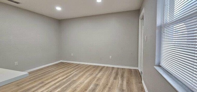 Building Photo - 4387 Sibley Bay St