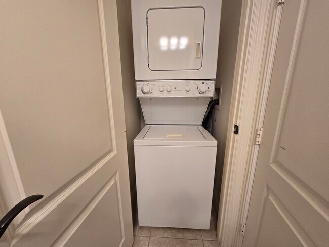 Building Photo - 108 Spikerush Rd