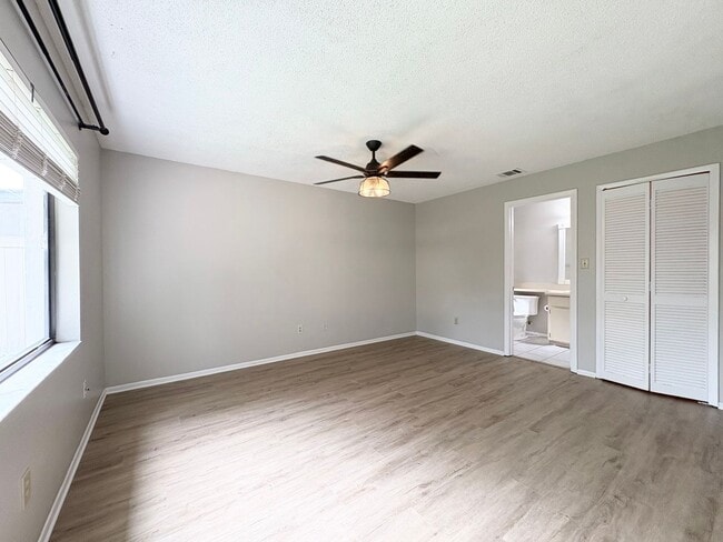 Building Photo - Great 3 BR home ~ Fenced Back Yard ~ A-Rated Oviedo Schools