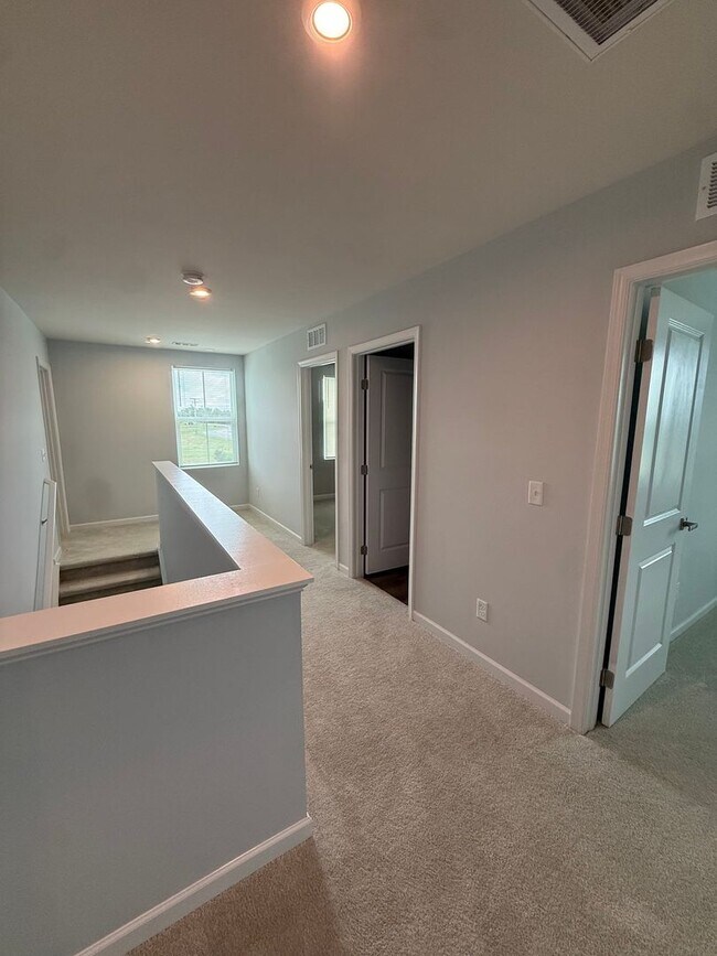 Building Photo - Like-New 4BR Home in Christiana | Open Floor Plan + Large Backyard!