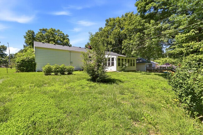 Building Photo - Charming 4-bedroom, 1.5-bath home available now