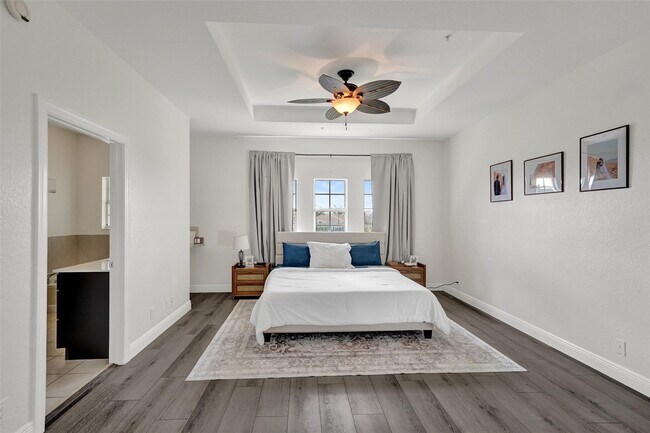 Building Photo - 228 SW 6th Ct