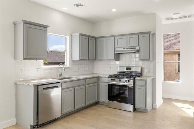 Building Photo - 3600 Texas Topaz Dr