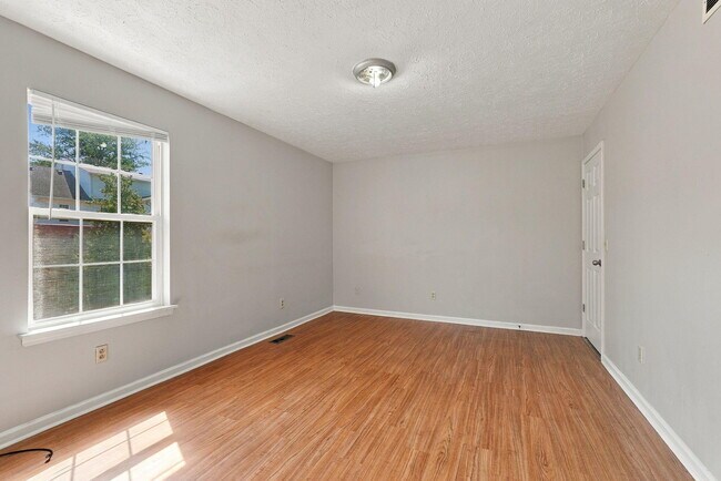 Building Photo - 119 Crosskey Rd
