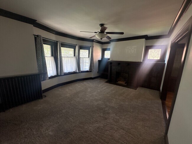 Building Photo - Waterbury1647