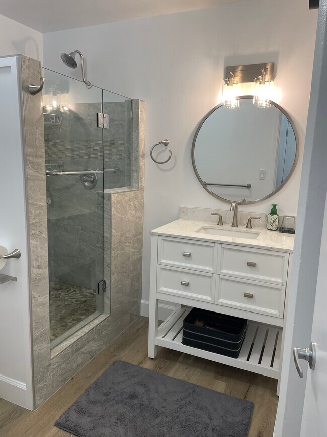 Bathroom - 430 Kaiolu St