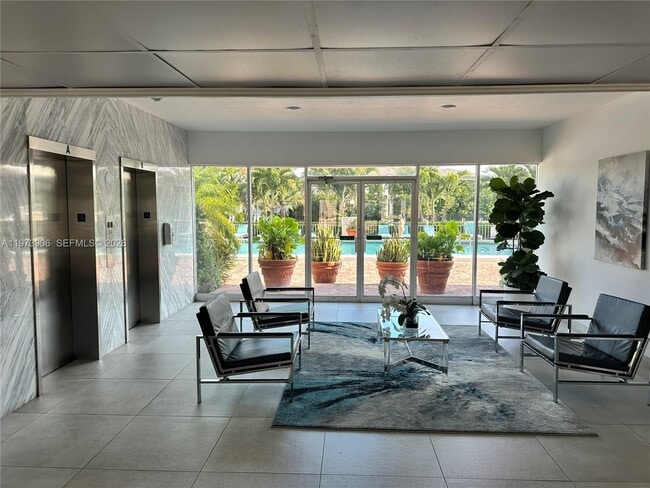 Building Photo - 401 Golden Isles Dr