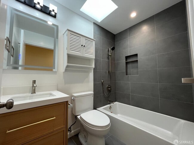 Building Photo - 21 Panorama Dr