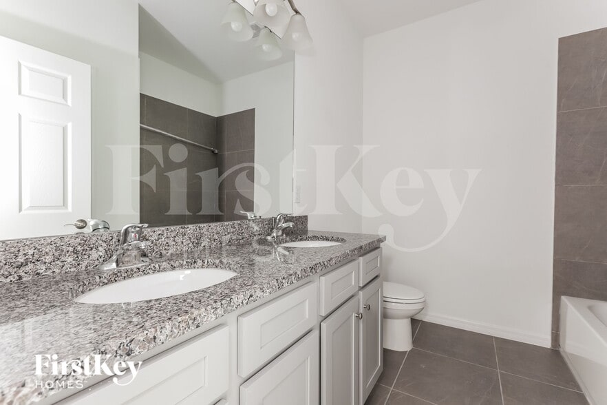 Building Photo - 514 Crown Rose Dr