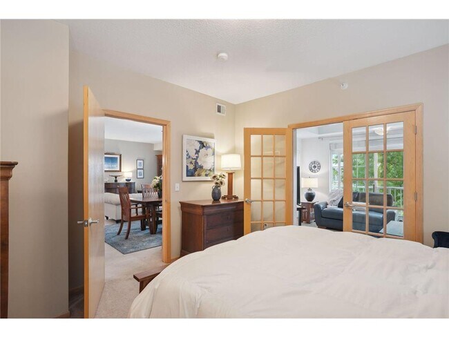 Building Photo - 2405 39th Ave NE