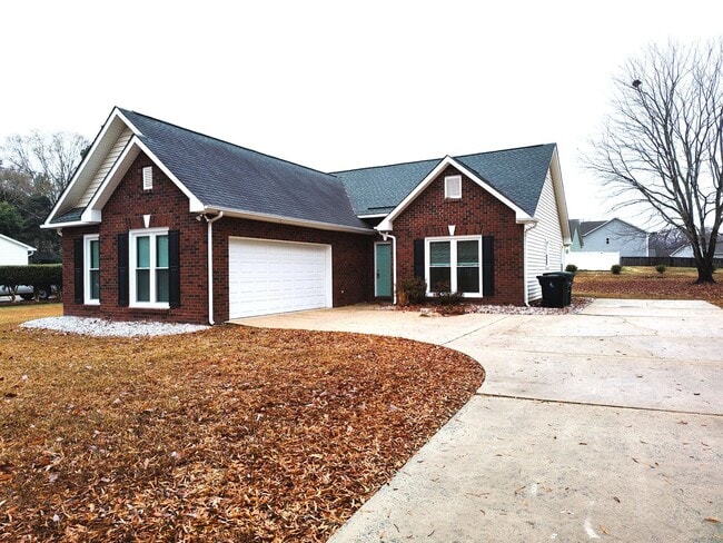 Primary Photo - Pristine, Ranch Style Home Located in the Clubview Acres Community in Monroe