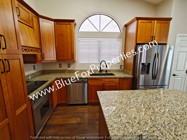 Building Photo - 1560 E Sonoran Desert Dr