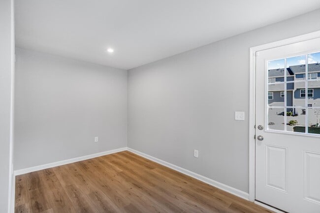 Building Photo - 1011 Chevy Park Lndg