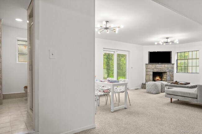 Building Photo - 1341 Pelhamdale Ave