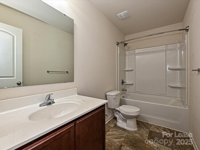Building Photo - 104 Mulligan Dr