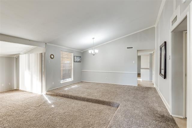 Building Photo - 2200 Briarwood Dr