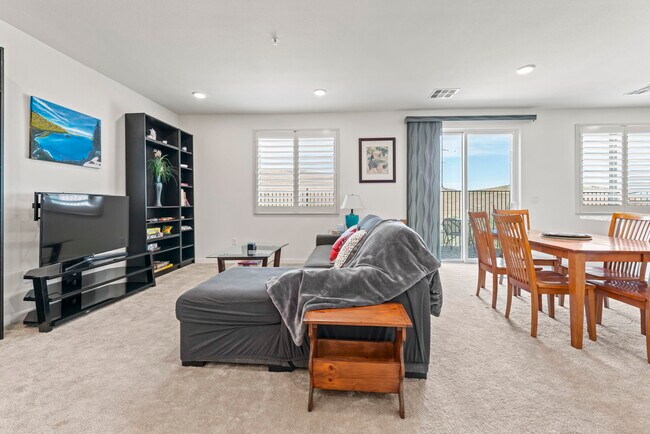 Building Photo - 4928 Black Falcon Way