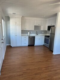 Building Photo - 204 Toyon Ln