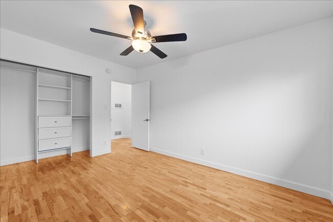 Building Photo - 2464 Penmar Ave