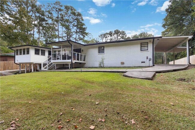 Building Photo - 2327 Young Rd