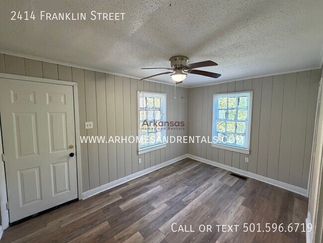 Building Photo - 2414 Franklin St