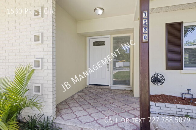Building Photo - 1530 Price Cir
