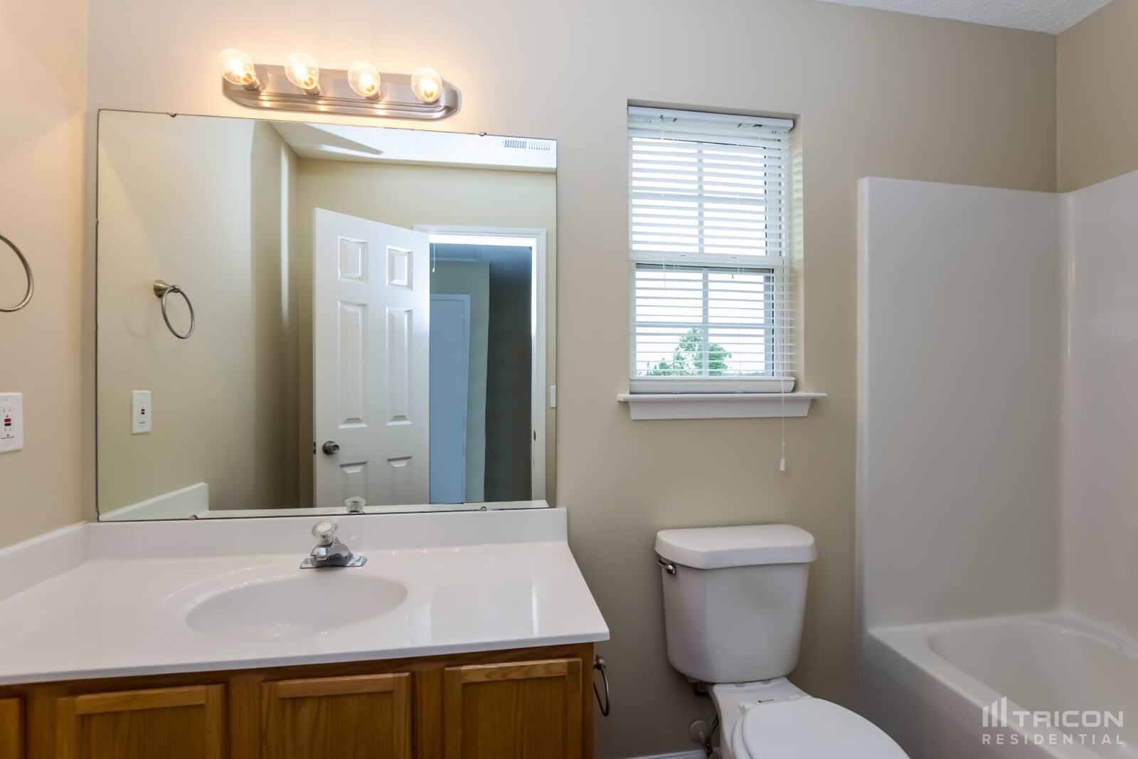 Building Photo - 11305 Silver Glen Ln