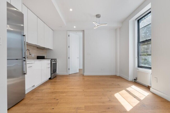 Building Photo - 1 bedroom in New York NY 10011
