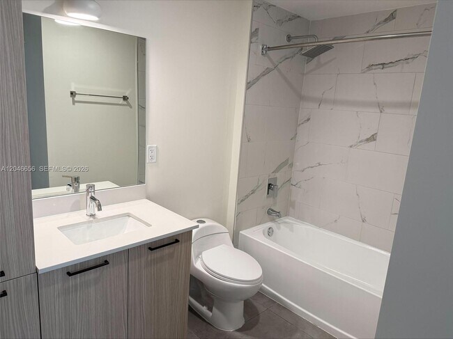 Building Photo - 16395 Biscayne Blvd