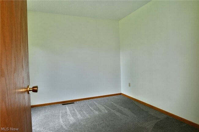 Building Photo - 2237 Cadwallader Sonk Rd