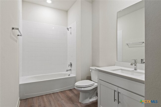 Building Photo - 530 Wilshire Rd