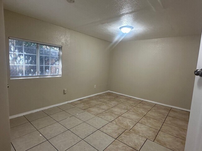 Building Photo - 209 Ferguson Ave