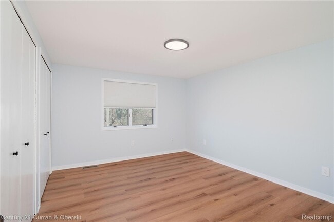 Building Photo - 1083 N Livernois Rd