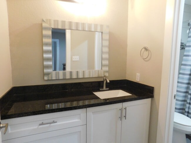 Building Photo - 4803 Forest Ct