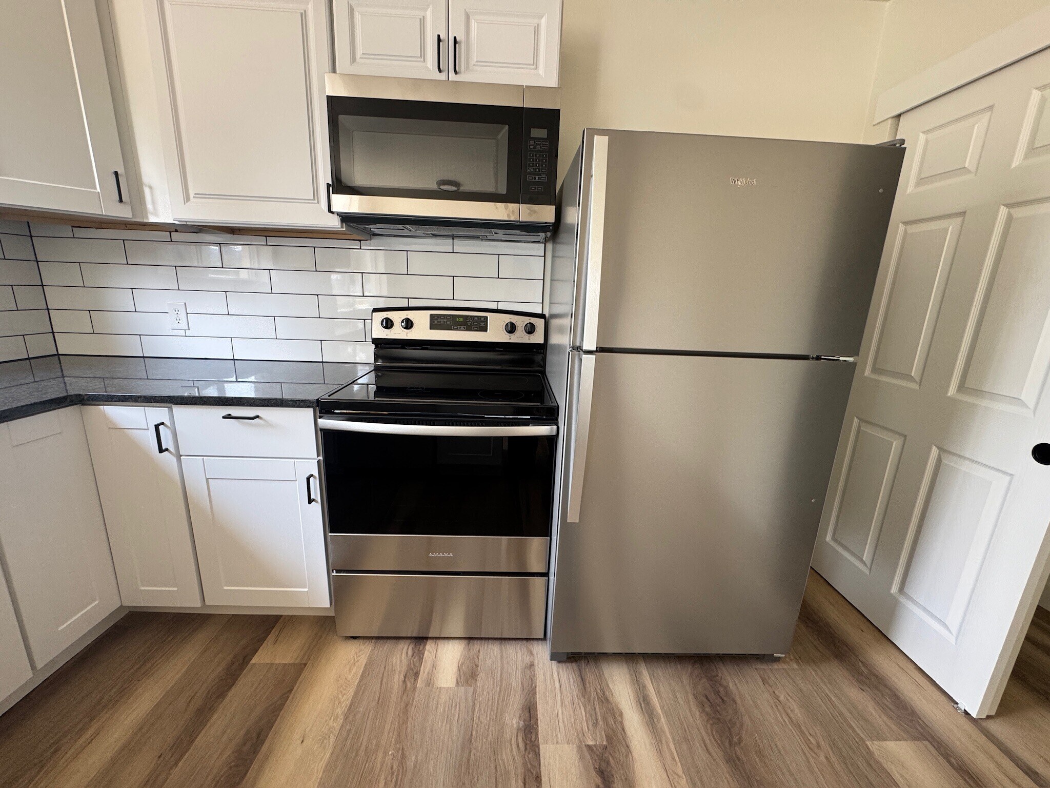 Building Photo - 804 Meeker St