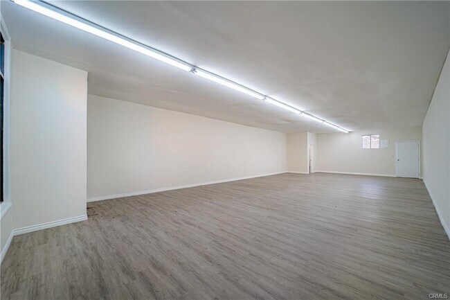 Building Photo - 10611 Pleasant Way