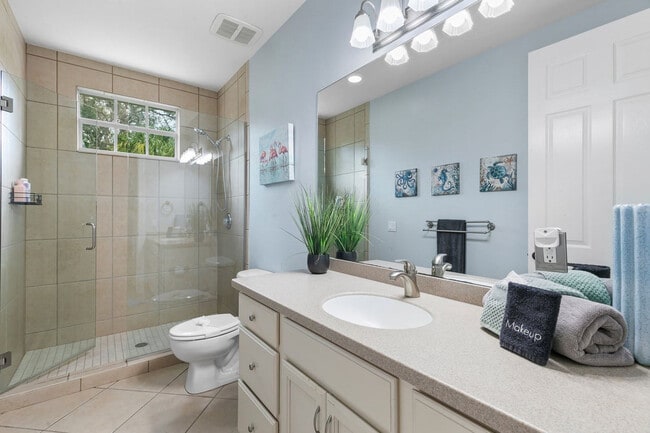 Building Photo - 1927 Sheffield Ave