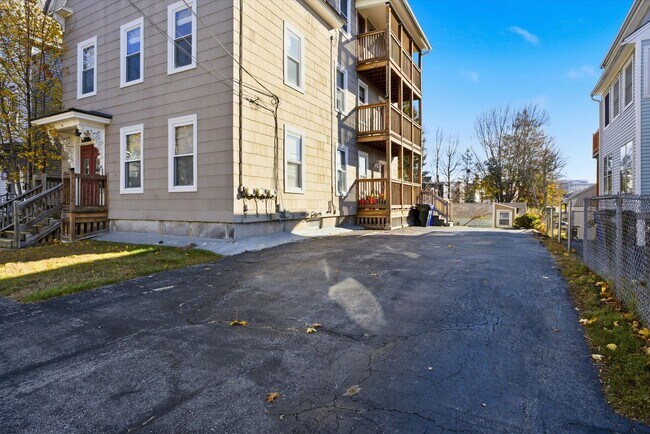 Building Photo - 74 Dartmouth St