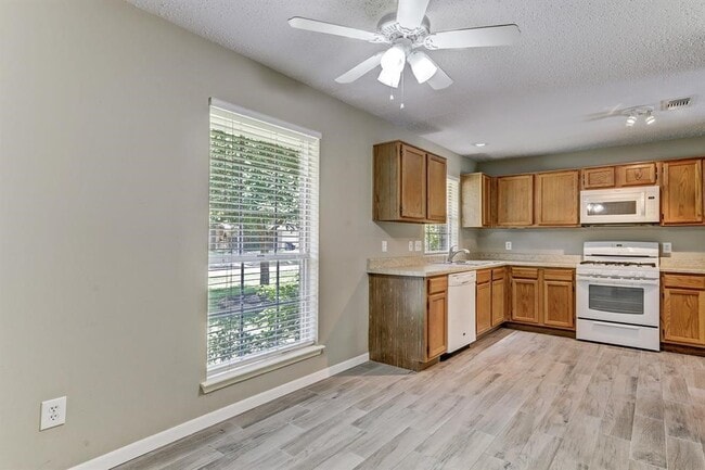 Building Photo - 7750 Springville Dr