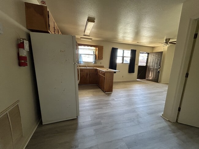 Building Photo - 918 Sparta Dr
