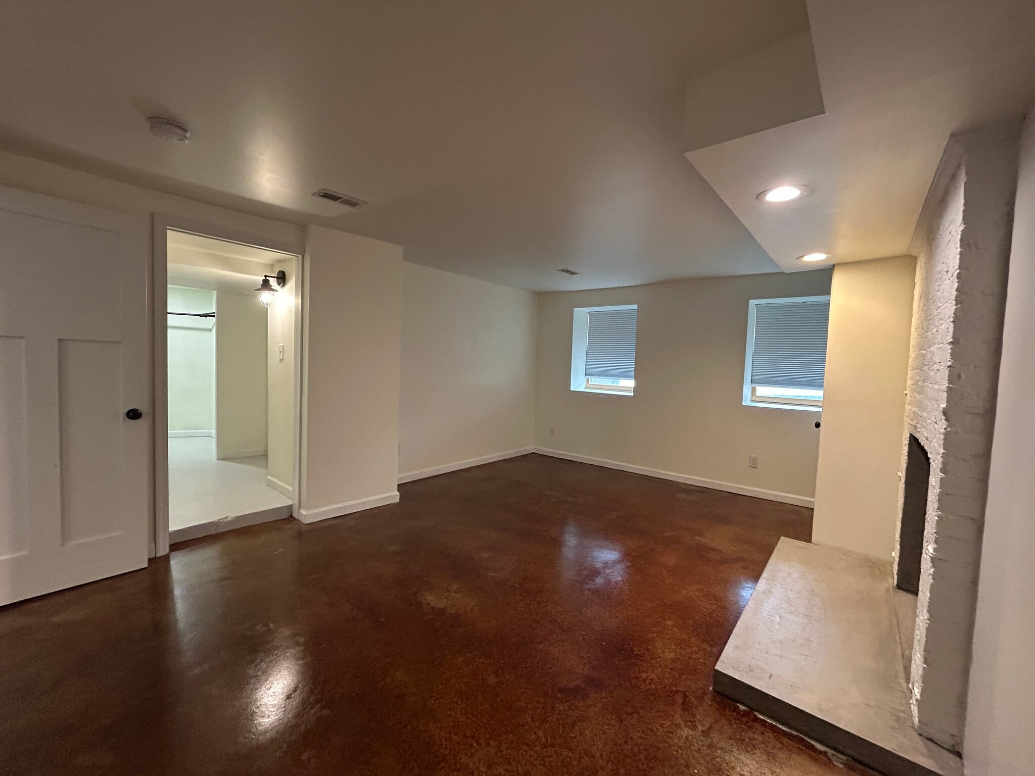 Building Photo - 1 Ten Broeck St