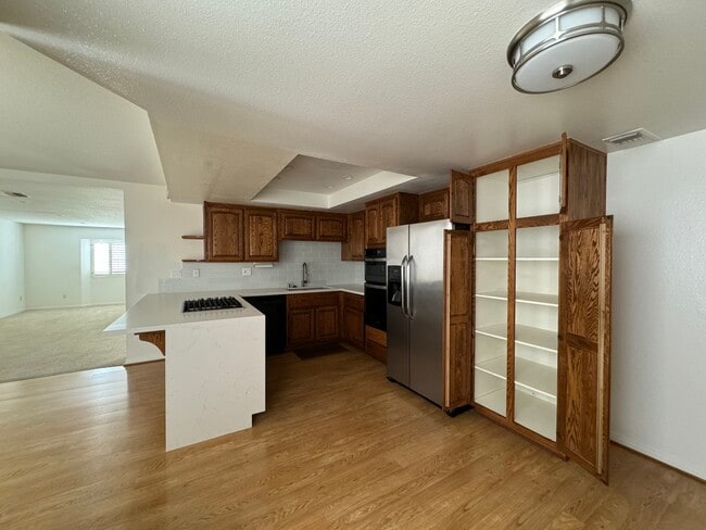 Building Photo - 1307 W 7th St