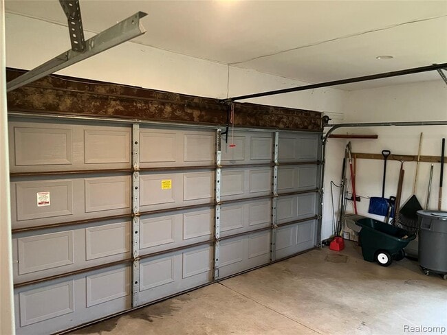 Building Photo - 5250 Bronco Dr