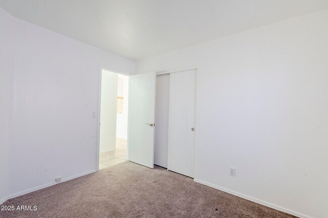 Building Photo - 1312 W Park Ave