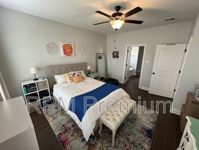 Building Photo - 14401 Sterling Oaks Dr