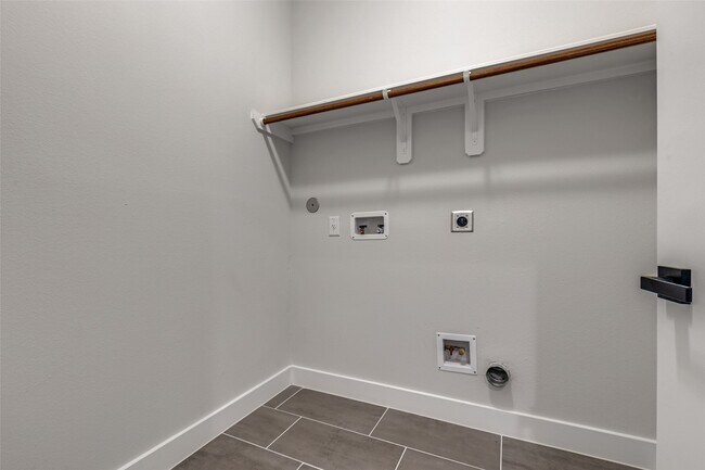 Building Photo - 13131 Perennial Spgs Dr