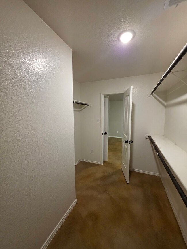 Building Photo - 3103 Goblin Dr